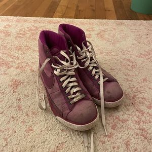 VINTAGE Nike blazers.